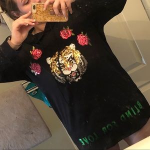 Taylor Swift Blind For Love Sweaterhoodie Taylor Swift Blind For Love Sweaterhoodie